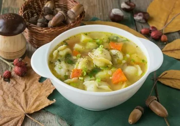 Суп с домашними пельменями 